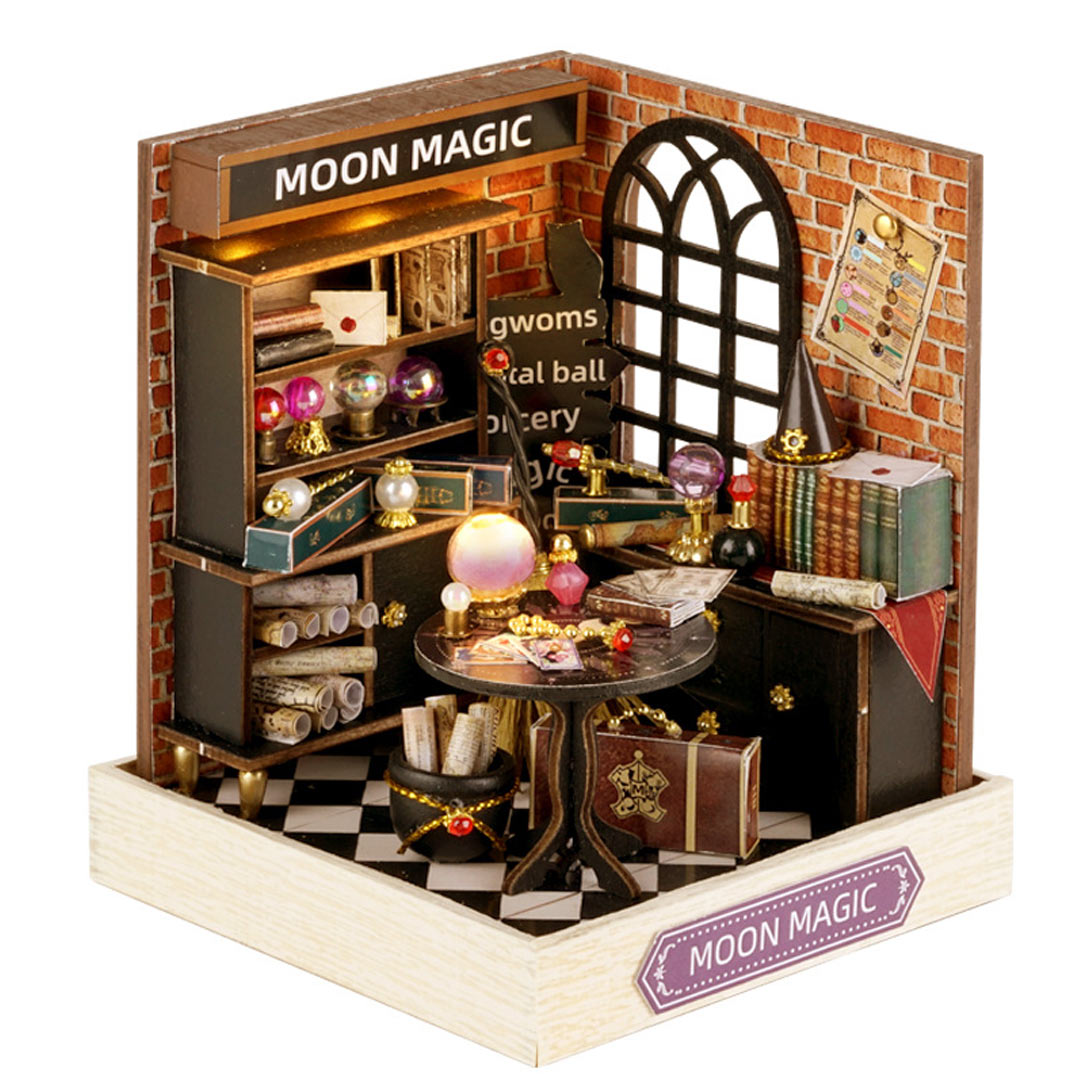 Moon and me dollhouse online