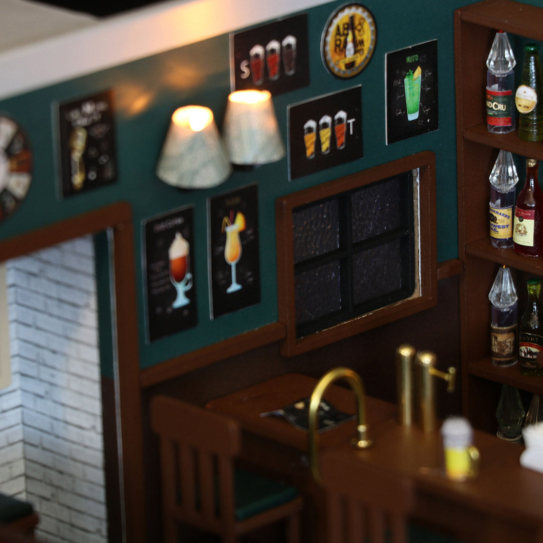 MacLaren's Pub DIY Miniature House